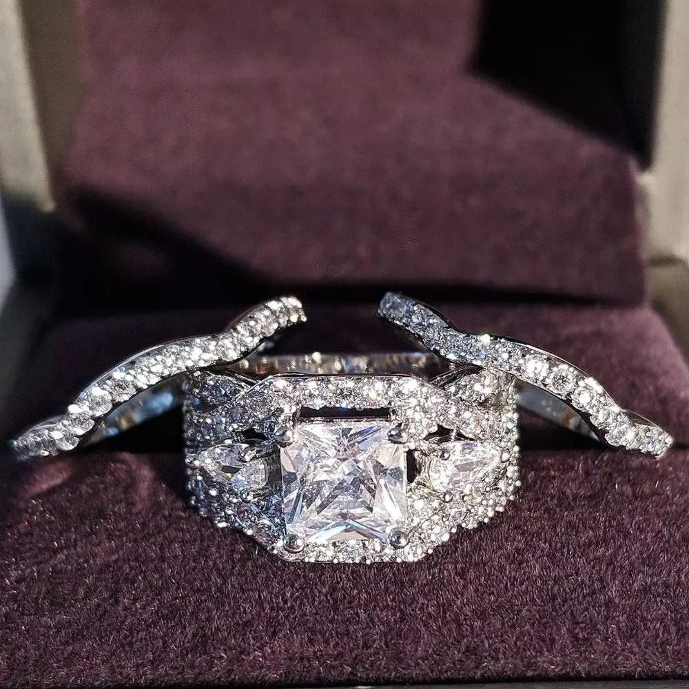*NEW 18K White Gold Princess Cut Diamond 3PC Ring